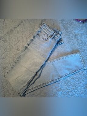 Women's Light Blue Skinny Jeans - Slim Everyday Style
